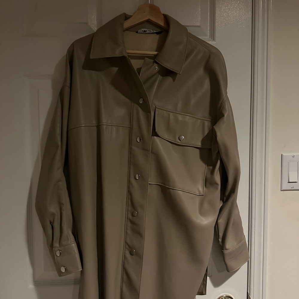 Women’s leather shirt/jacket - Picture 2 of 2